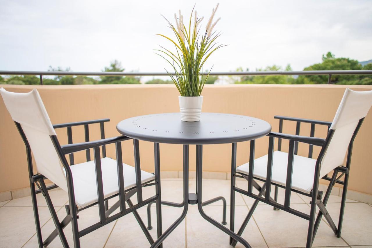 Helios: Charming Beach Home Next To Crystal Waters Néa Mákri 외부 사진