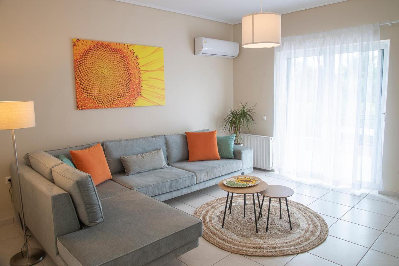 Helios: Charming Beach Home Next To Crystal Waters Néa Mákri 외부 사진